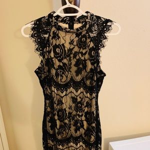 Women’s laced dressed, size small